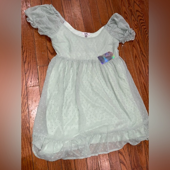 Justify mini Dress in Soft Green - Picture 8 of 11